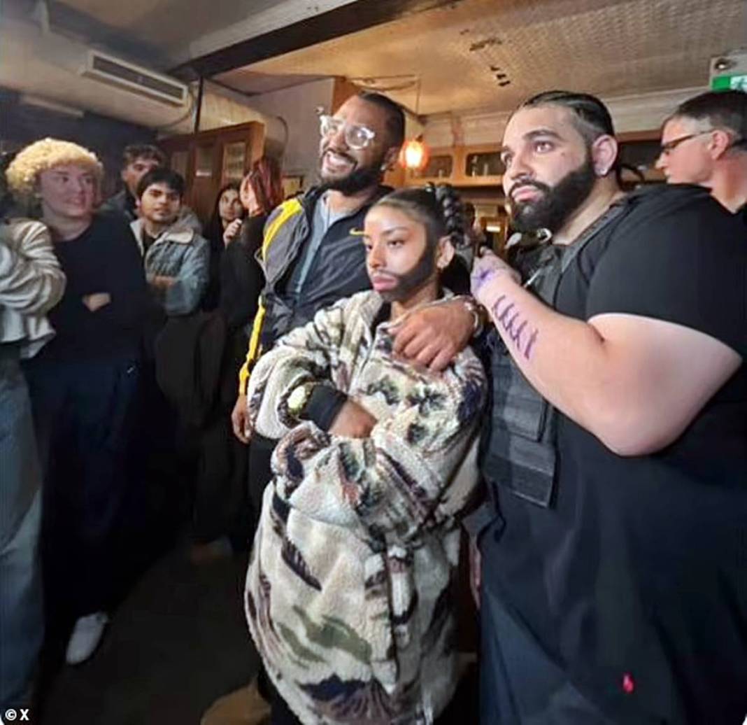 Ünlü erkek rapçi, kendisine benzeyen kadını paraya boğdu! İlginç cömertlik sosyal medyada gündem oldu 3